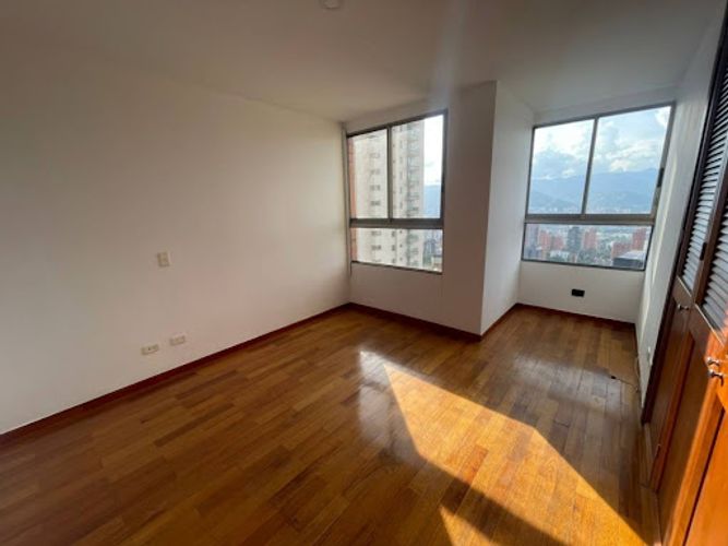 Apartamento de 3 alcobas en arriendo en El Tesoro, Medellín, 150 m² · foto 17 de 22