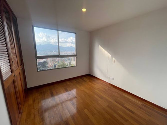 Apartamento de 3 alcobas en arriendo en El Tesoro, Medellín, 150 m² · foto 21 de 22
