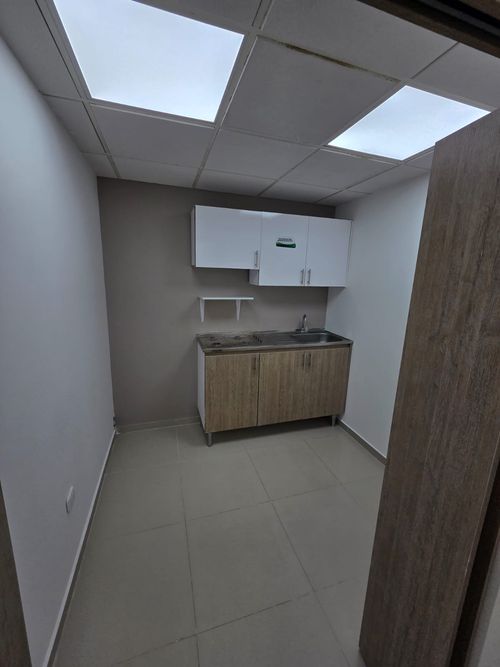 Local en arriendo en Ciudad Mallorquin, Barranquilla, 180 m² · foto 6 de 8