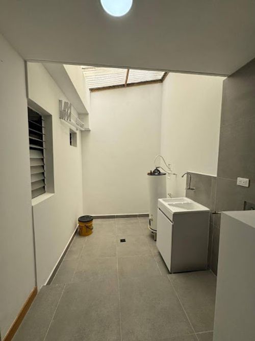 Casa de 3 alcobas en arriendo en San Lucas, Medellín, 170 m² · foto 3 de 20