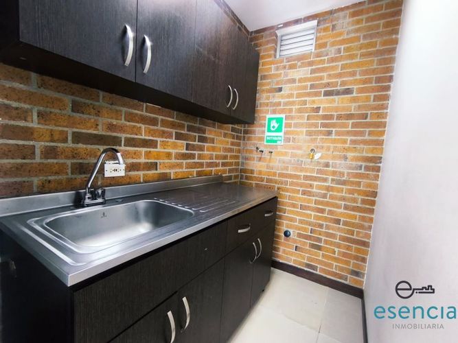 Oficina en arriendo en Loma De San Julian, Medellín, 60 m² · foto 8 de 10