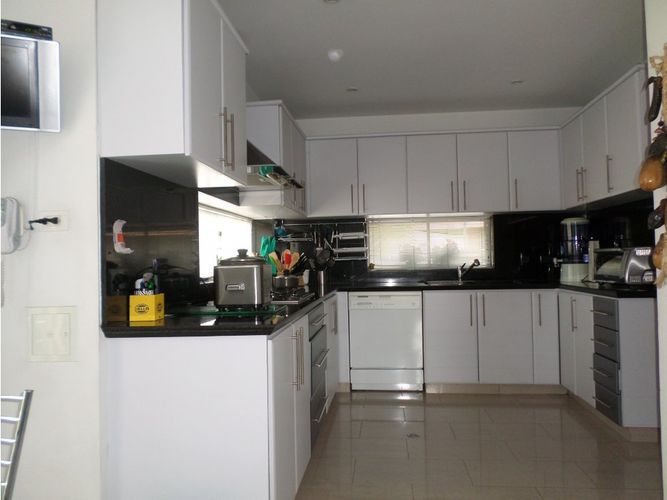 Casa de 4 alcobas en venta en Cerros De Niza, Bogotá, 269 m² · foto 6 de 19