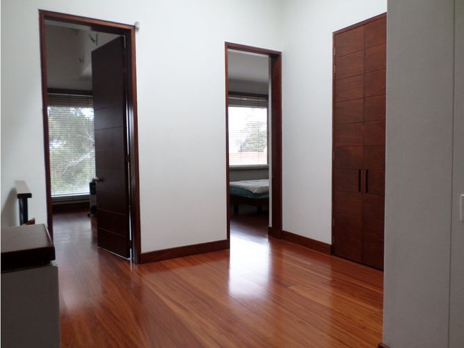 Casa de 4 alcobas en venta en Cerros De Niza, Bogotá, 269 m² · foto 15 de 19