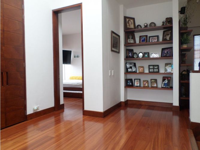 Casa de 4 alcobas en venta en Cerros De Niza, Bogotá, 269 m² · foto 16 de 19