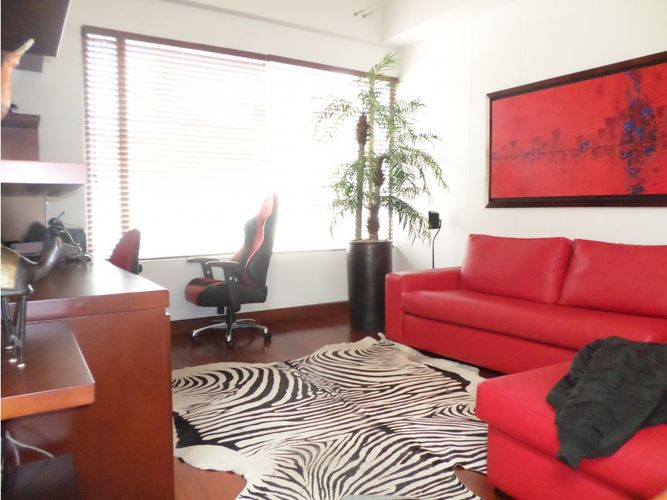 Casa de 4 alcobas en venta en Cerros De Niza, Bogotá, 269 m² · foto 17 de 19