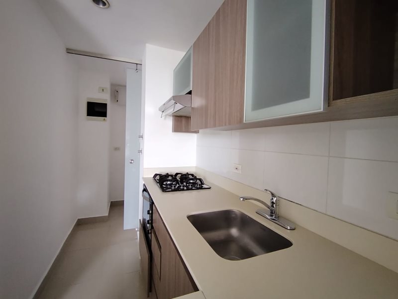 Apartamento en arriendo en Ciudad Del Río, Medellín · foto 3 de 24