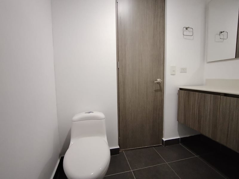 Apartamento en arriendo en Ciudad Del Río, Medellín · foto 8 de 24