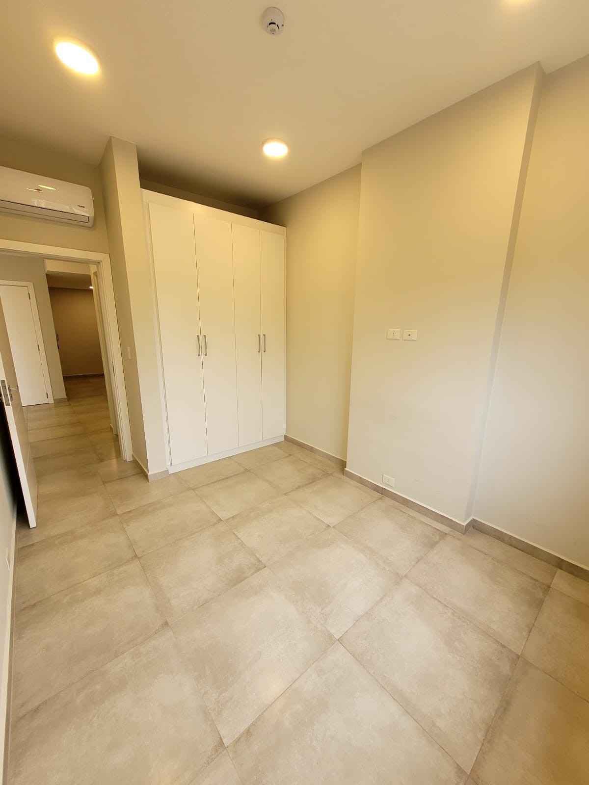 VENDO o ALQUILO Amplio Departamento de 1 Dormitorio en el Edificio LIFE BRUSELAS inmejorable ubicación — foto 3