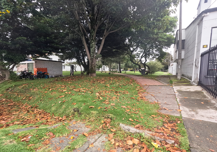 Casa de 4 alcobas en venta en Las Villas, Bogotá, 222 m² · foto 23 de 24