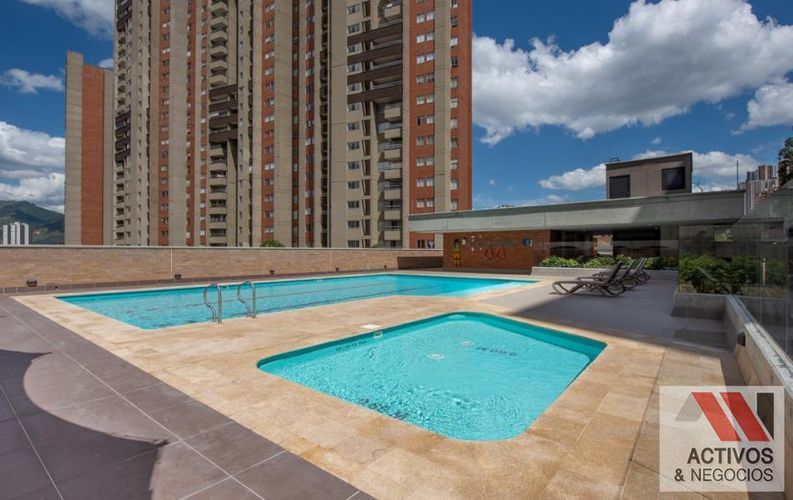 Apartamento de 3 alcobas en venta en Loma De San Jose, Sabaneta, 87 m² · foto 3 de 24