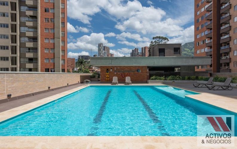 Apartamento de 3 alcobas en venta en Loma De San Jose, Sabaneta, 87 m² · foto 4 de 24