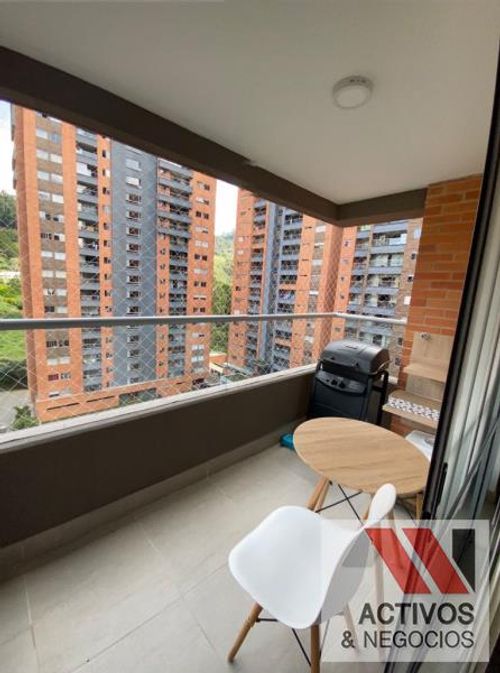 Apartamento de 3 alcobas en venta en Loma De San Jose, Sabaneta, 87 m² · foto 9 de 24