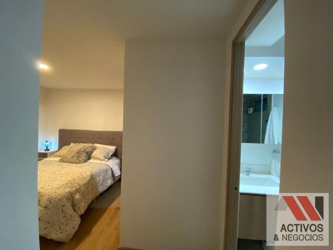 Apartamento de 3 alcobas en venta en Loma De San Jose, Sabaneta, 87 m² · foto 13 de 24