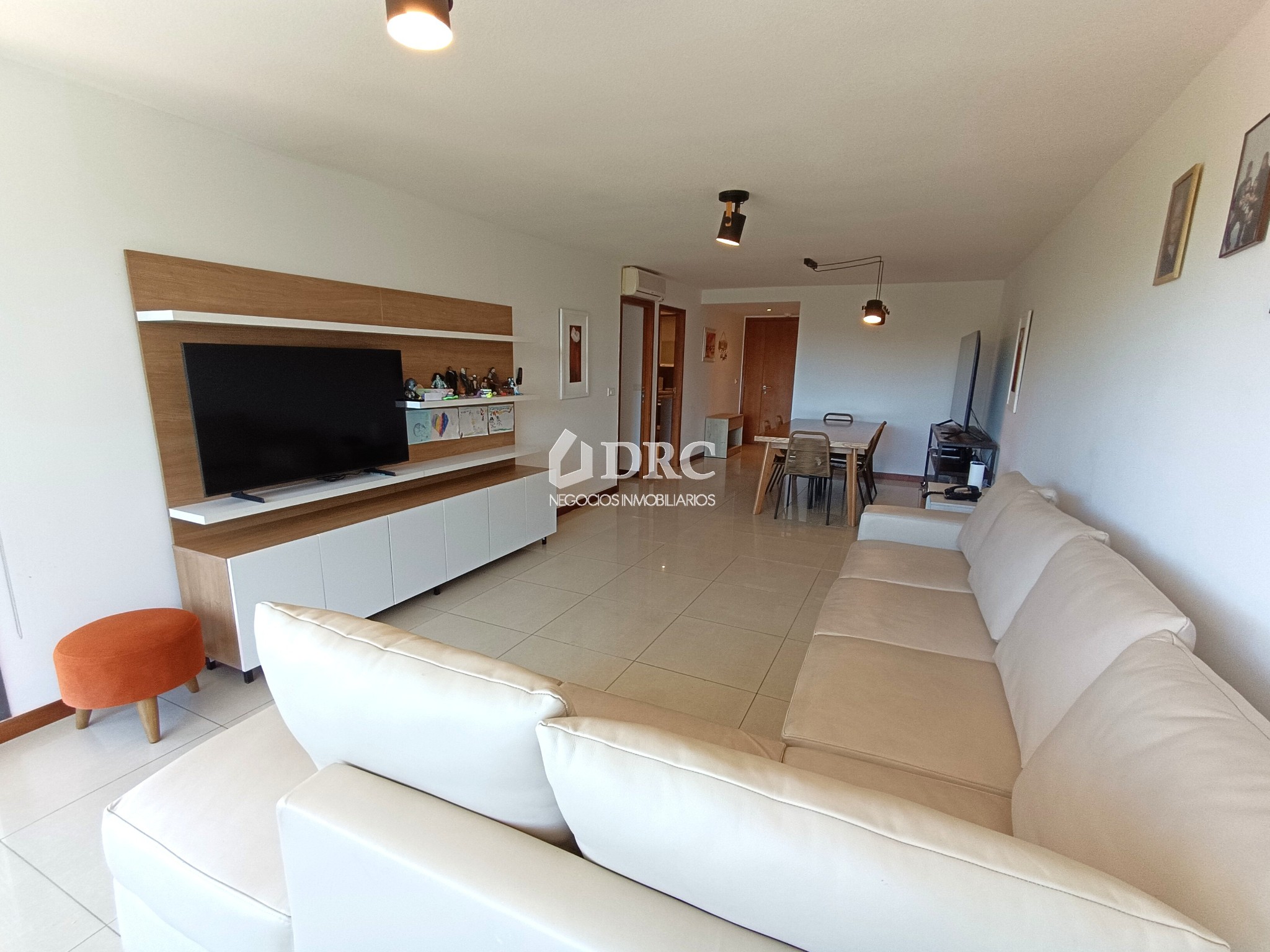 Estupendo apartamento sobre Av. Roosevelt, cerca de la playa, muy amplio y luminoso. - Altro