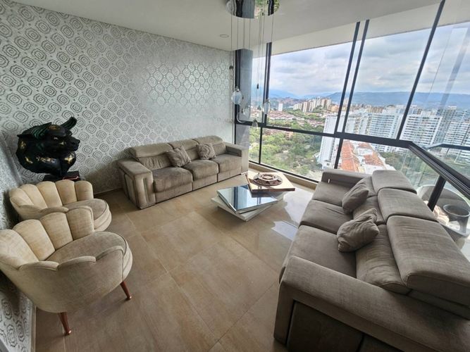 Apartamento de 3 alcobas en venta en Lagos Del Cacique, Bucaramanga, 163 m² · foto 2 de 13
