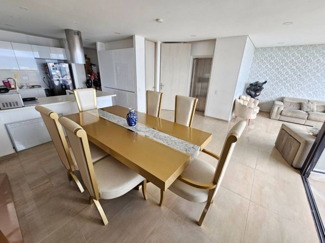 Apartamento de 3 alcobas en venta en Lagos Del Cacique, Bucaramanga, 163 m² · foto 5 de 13