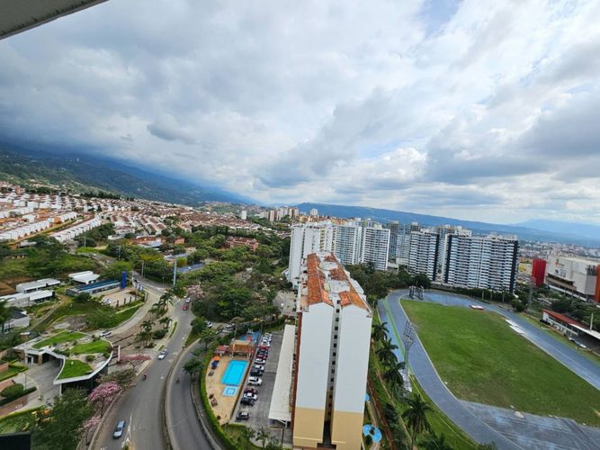 Apartamento de 3 alcobas en venta en Lagos Del Cacique, Bucaramanga, 163 m² · foto 11 de 13