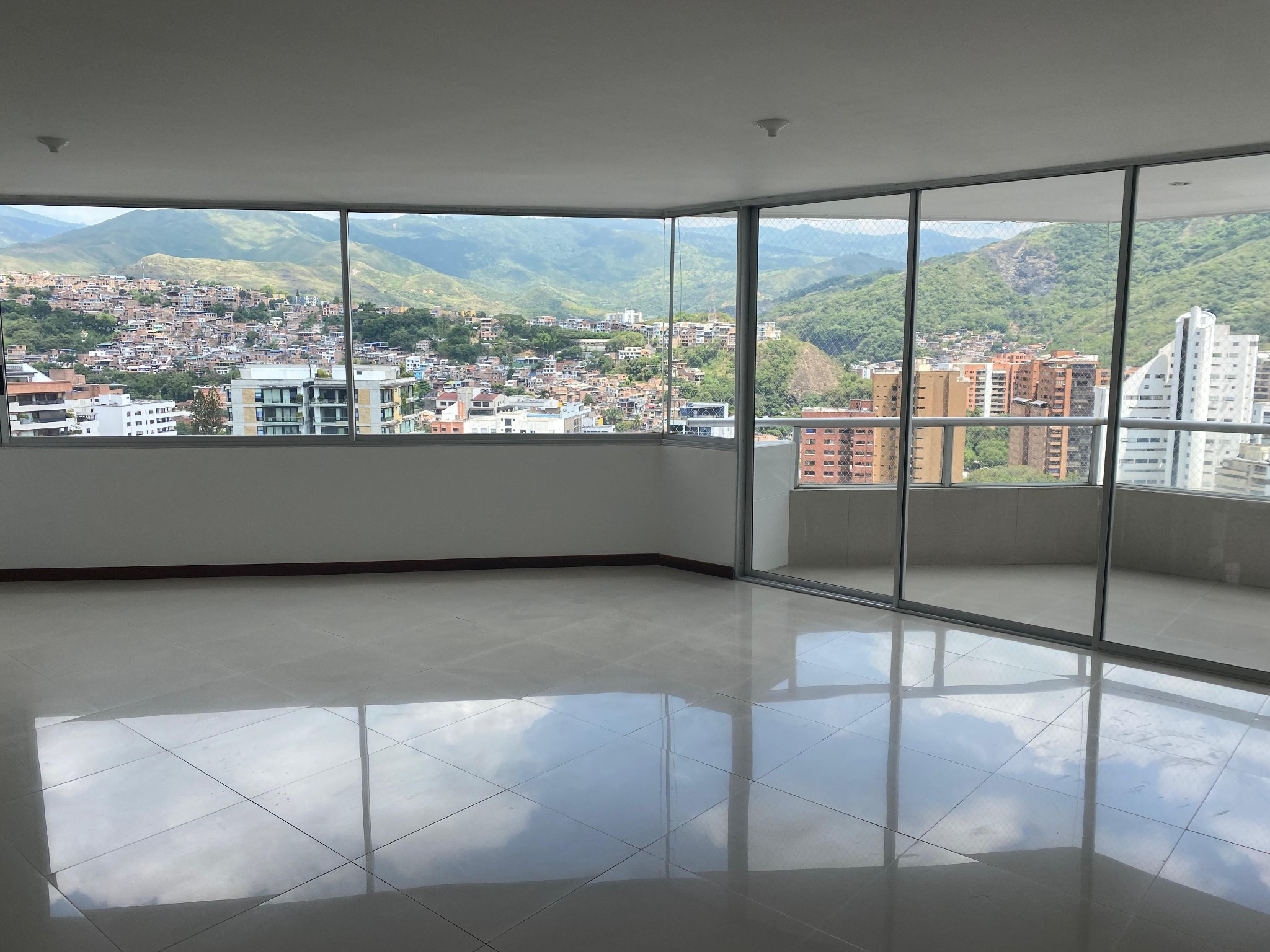 Apartamento en Arriendo en La Arboleda, Cali
