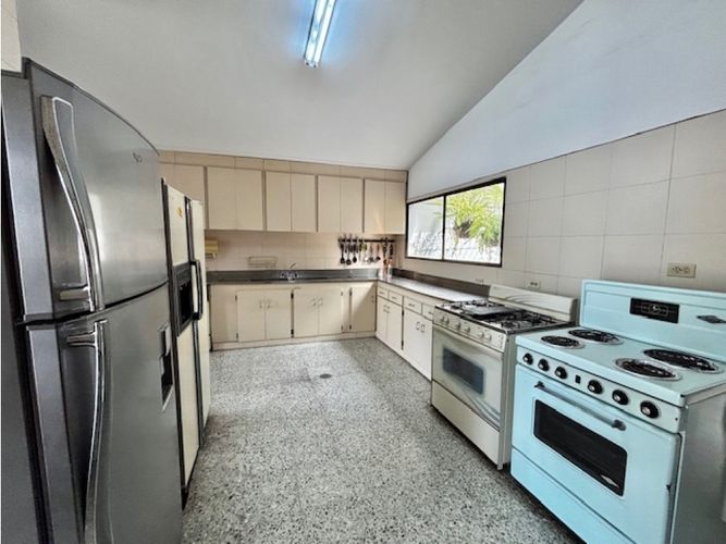 Casa de 5 alcobas en venta en Arboledas, Cali, 670 m² · foto 8 de 22