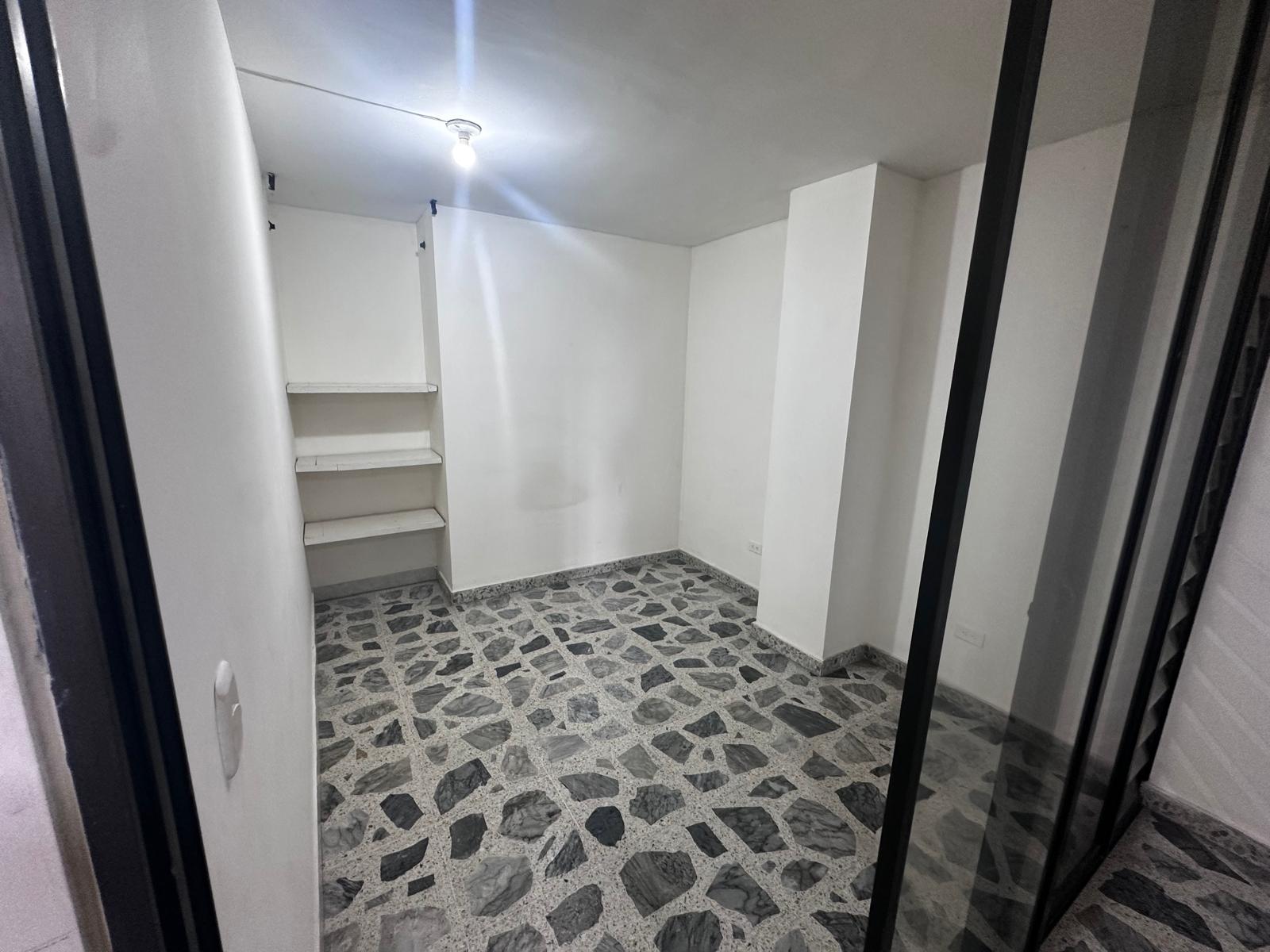 Apartamento en venta en Sector Galeria Central, Pereira · foto 5 de 15