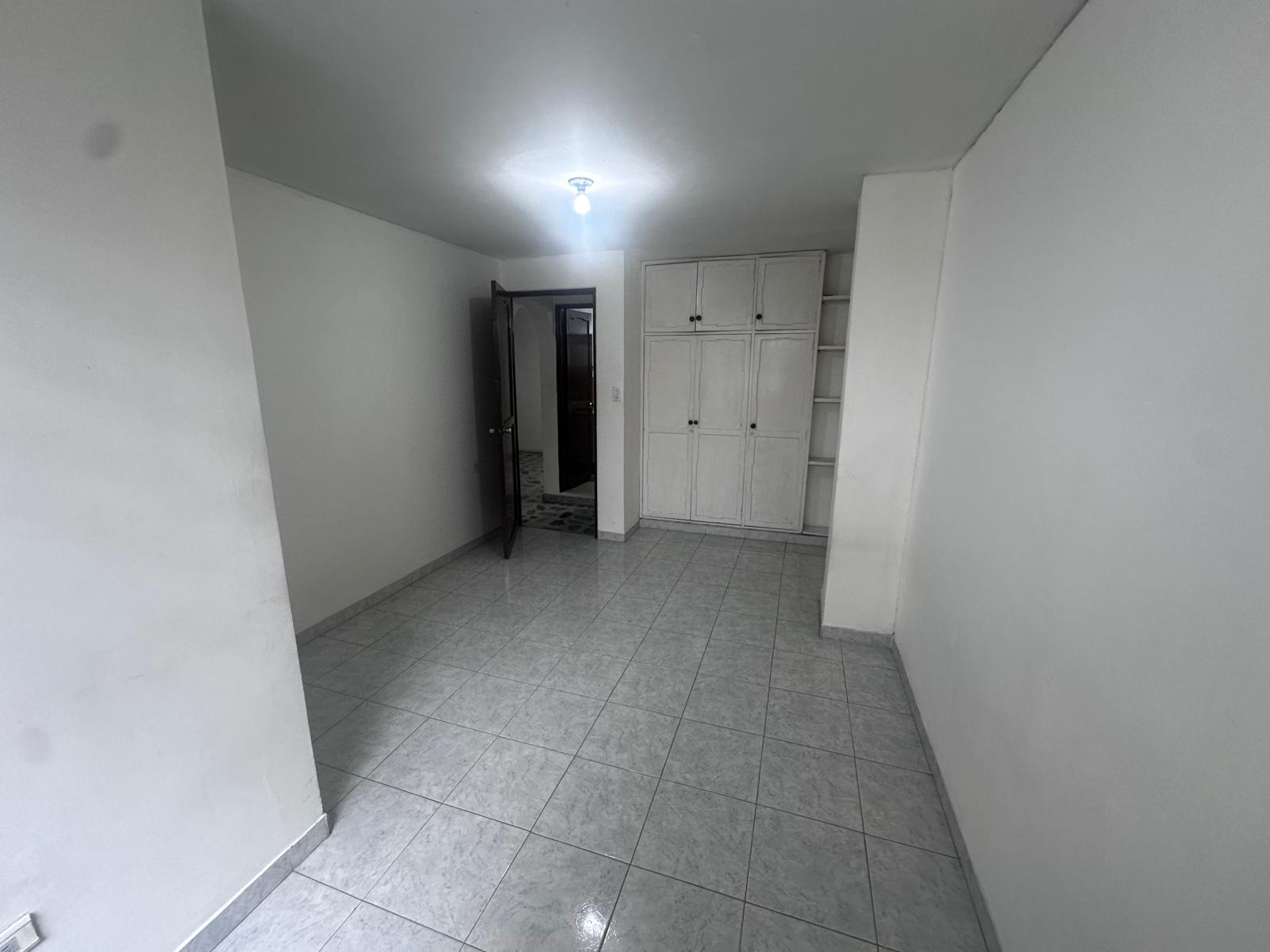 Apartamento en venta en Sector Galeria Central, Pereira · foto 7 de 15
