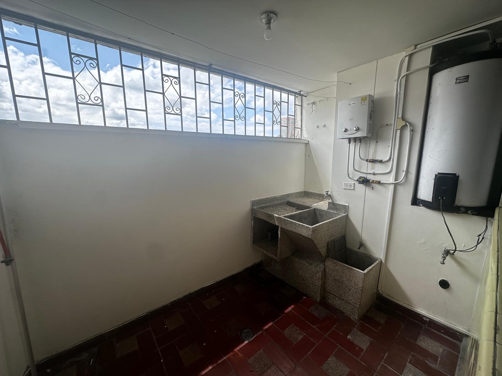 Apartamento en venta en Sector Galeria Central, Pereira · foto 8 de 15