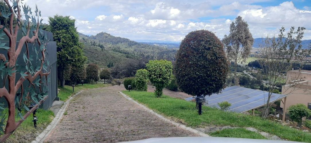 Casa de 5 alcobas en venta en Sindamanoy, Chía, 680 m² · foto 2 de 20