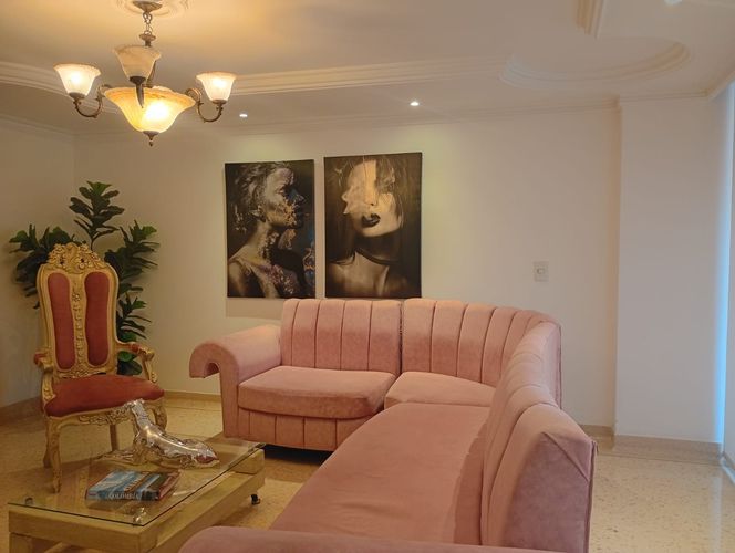 Apartamento de 2 alcobas en arriendo en Laureles, Medellín, 140 m² · foto 2 de 19