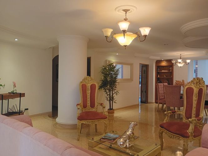 Apartamento de 2 alcobas en arriendo en Laureles, Medellín, 140 m² · foto 4 de 19