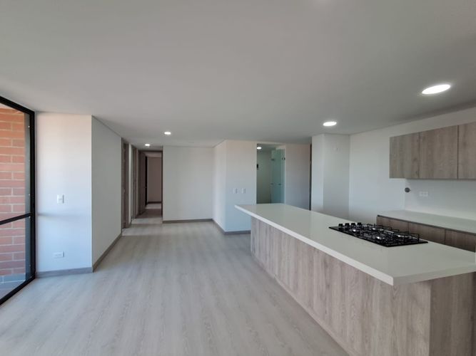 Apartamento de 3 alcobas en arriendo en Rionegro, 84 m² · foto 4 de 15