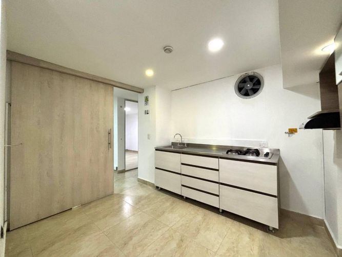 Oficina en arriendo en El Poblado, Medellín, 200 m² · foto 4 de 23