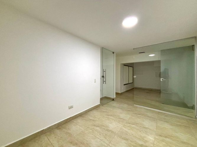 Oficina en arriendo en El Poblado, Medellín, 200 m² · foto 6 de 23