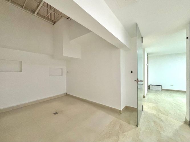 Oficina en arriendo en El Poblado, Medellín, 200 m² · foto 7 de 23