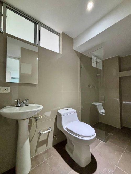 Oficina en arriendo en El Poblado, Medellín, 200 m² · foto 8 de 23