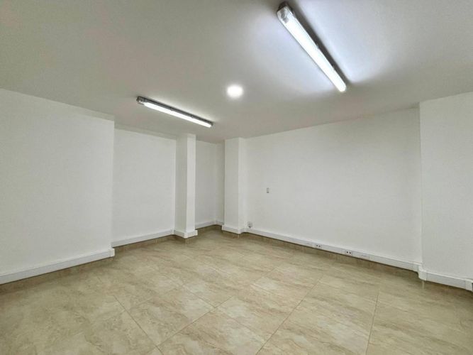 Oficina en arriendo en El Poblado, Medellín, 200 m² · foto 12 de 23