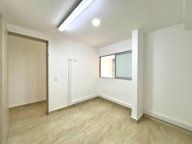 Oficina en arriendo en El Poblado, Medellín, 200 m² · foto 18 de 23