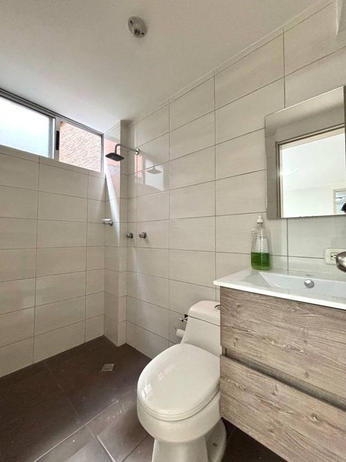 Oficina en arriendo en El Poblado, Medellín, 200 m² · foto 21 de 23