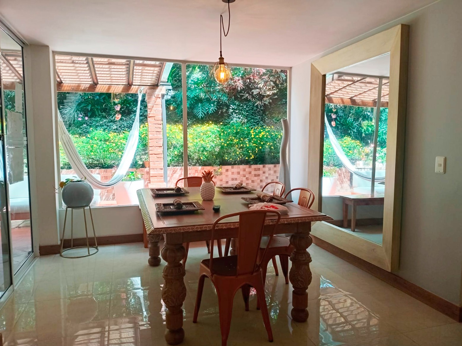 Casa en arriendo en El Poblado, Medellín · foto 4 de 20