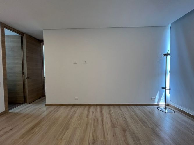 Apartamento de 2 alcobas en venta en Escobero, Envigado, 996 m² · foto 10 de 18