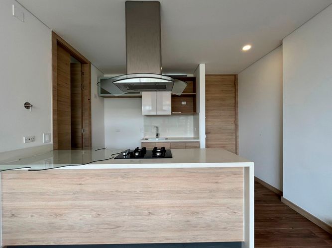 Apartamento de 2 alcobas en venta en Escobero, Envigado, 996 m² · foto 3 de 18
