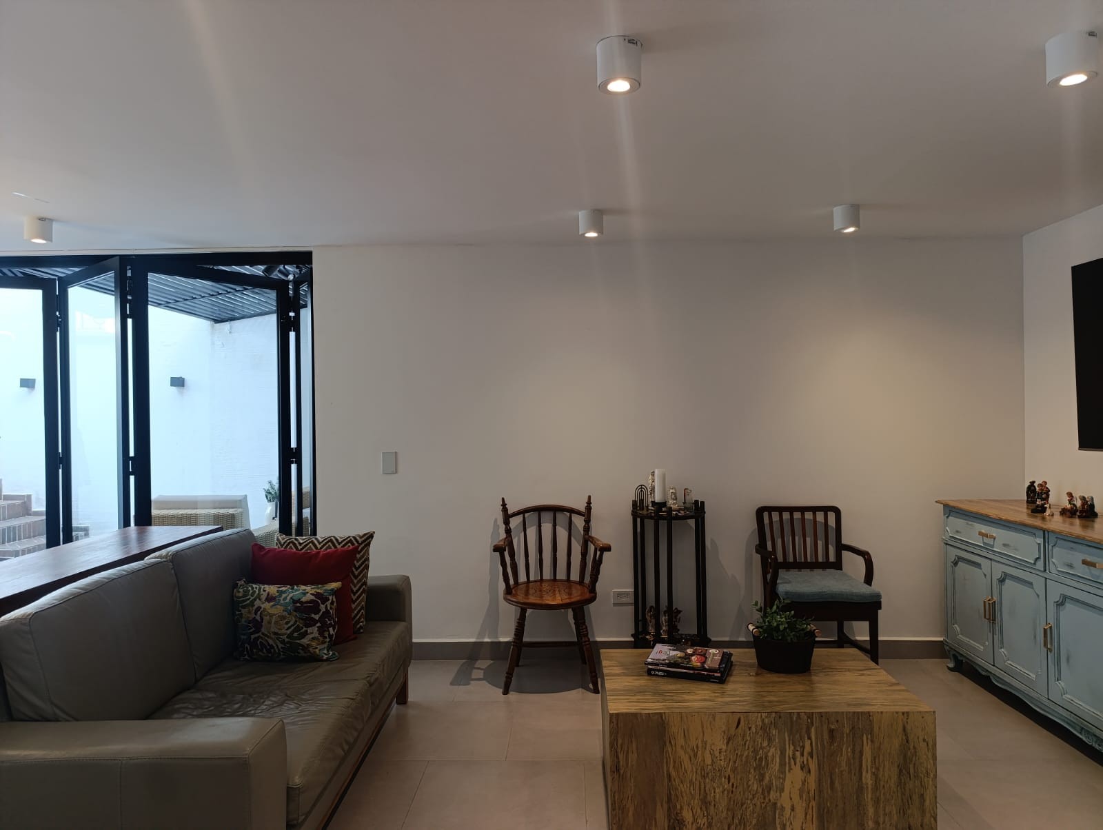 Casa en arriendo en El Poblado, Medellín · foto 3 de 20