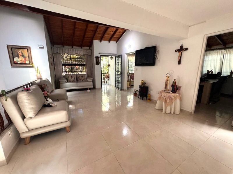 Casa en venta en La Magnolia, Envigado · foto 2 de 12