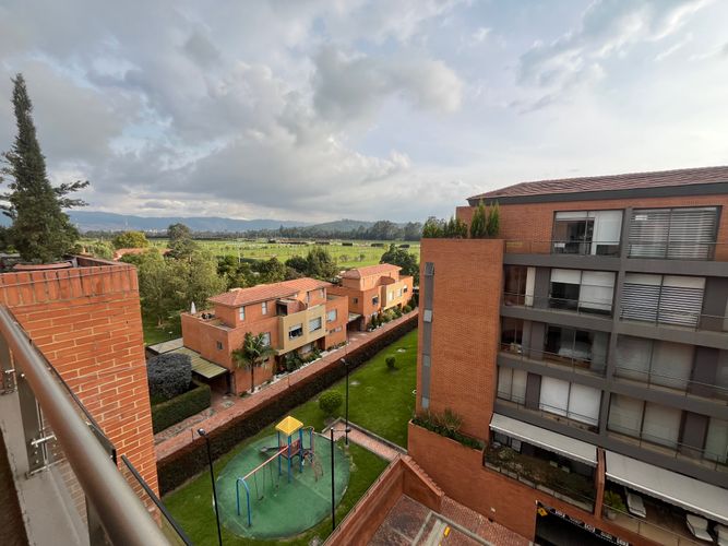 Apartamento de 3 alcobas en venta en Camino De Arrayanes, Bogotá, 230 m² · foto 14 de 22
