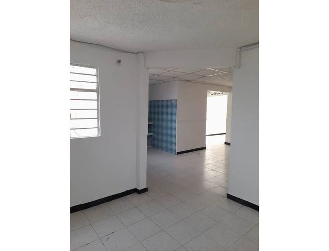 Apartamento de 3 alcobas en venta en Comuneros, Bucaramanga, 62 m² · foto 2 de 14