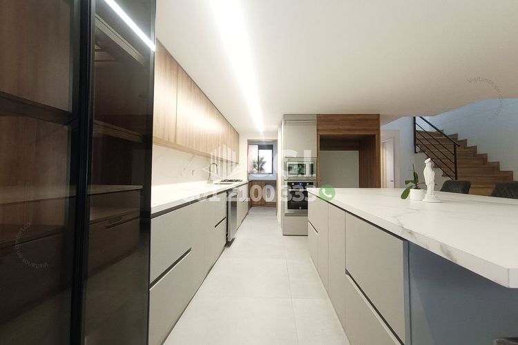 Casa de 3 alcobas en venta en Montessori, Envigado, 200 m² · foto 6 de 24