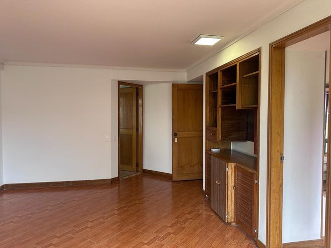 Apartamento de 3 alcobas en venta en Los Naranjos, Medellín, 230 m² · foto 14 de 18