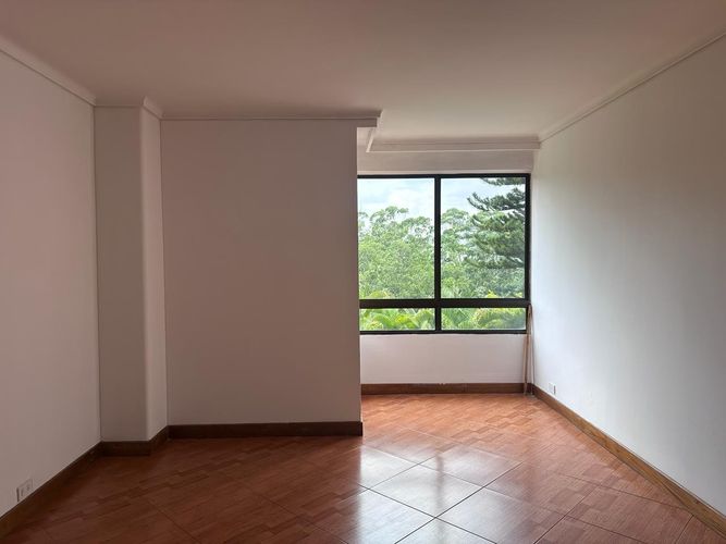 Apartamento de 3 alcobas en venta en Los Naranjos, Medellín, 230 m² · foto 11 de 18
