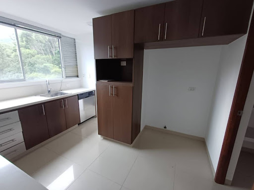 Apartamento en arriendo en Vizcaya, Medellín · foto 4 de 24