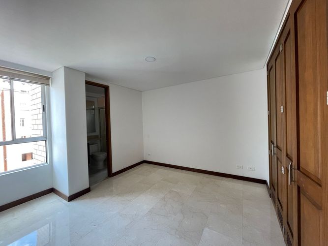 Apartamento de 3 alcobas en arriendo en Laureles, Medellín, 148 m² · foto 9 de 20