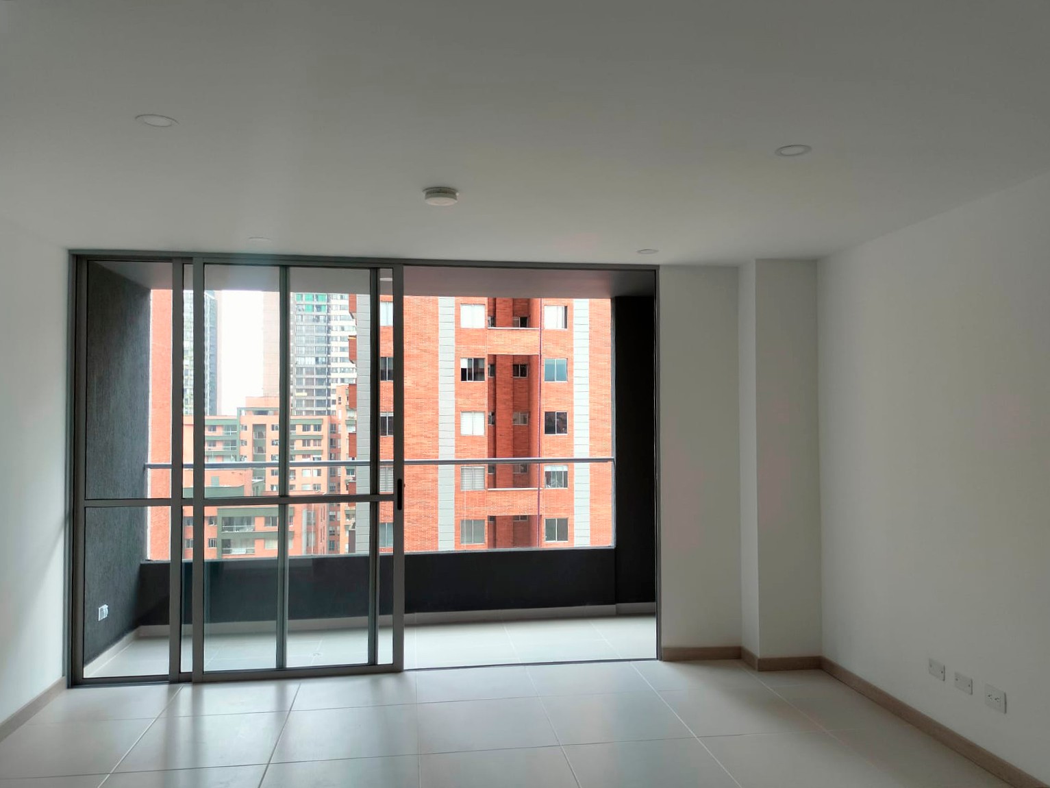 Apartamento en venta en El Poblado, Medellín · foto 2 de 18